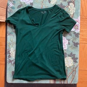 Athleta XS forest green t shirt